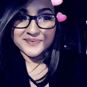 Meet your Posher, Alexia